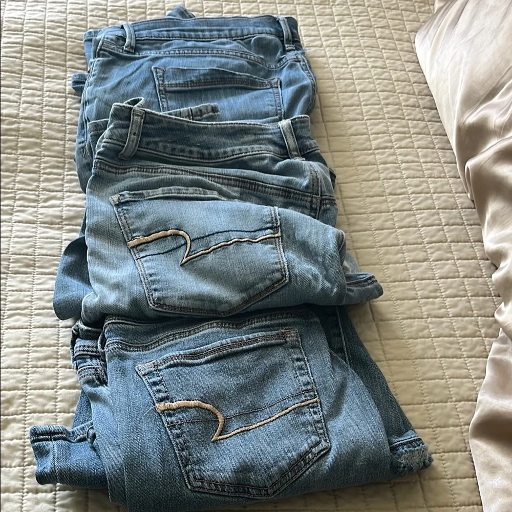 4 Pairs of Blue Jeans - American Eagle (3 prs)/ 1 Express - See Description - Picture 4 of 12